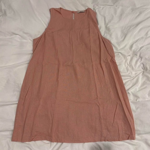 Sleeveless Linen Dress - Picture 1 of 3